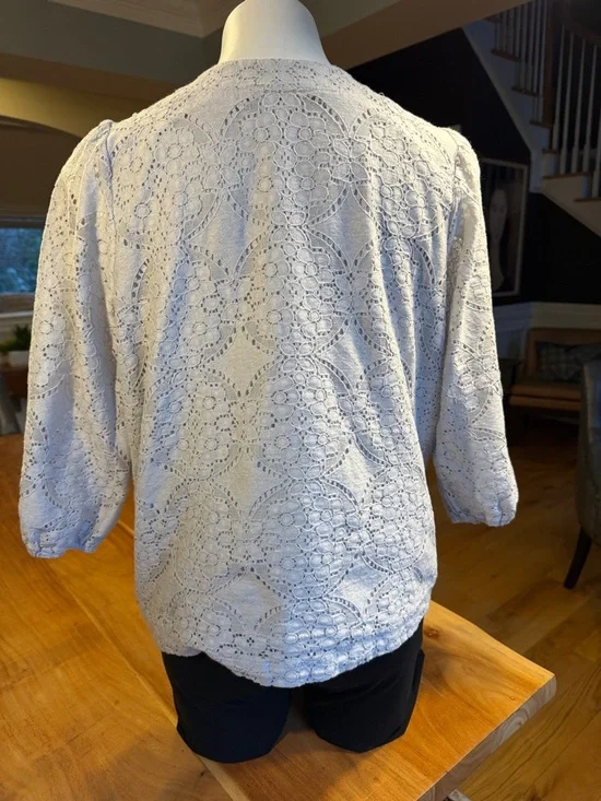 J. Jill Romantic Lace Overlay Blouse Light Gray Medium (VGUC) - Picture 8 of 13